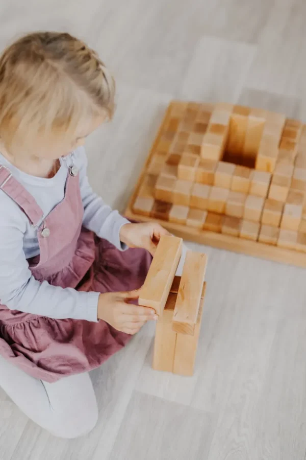 Holzspielzeug>GRIMM’S Große Stufenpyramide Natur