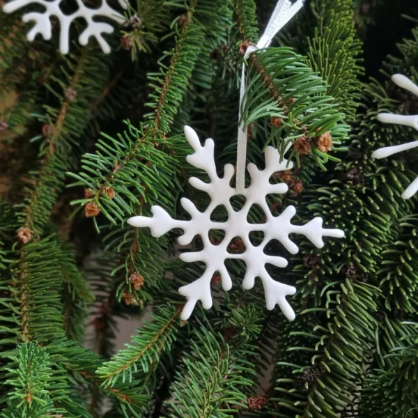 Dekoration & Vasen>Silke Decker Porzellan Schneekristalle, 6er Set verschiedener Größen